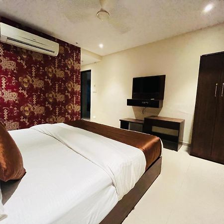 Hotel Nova Vesu 苏拉特 外观 照片