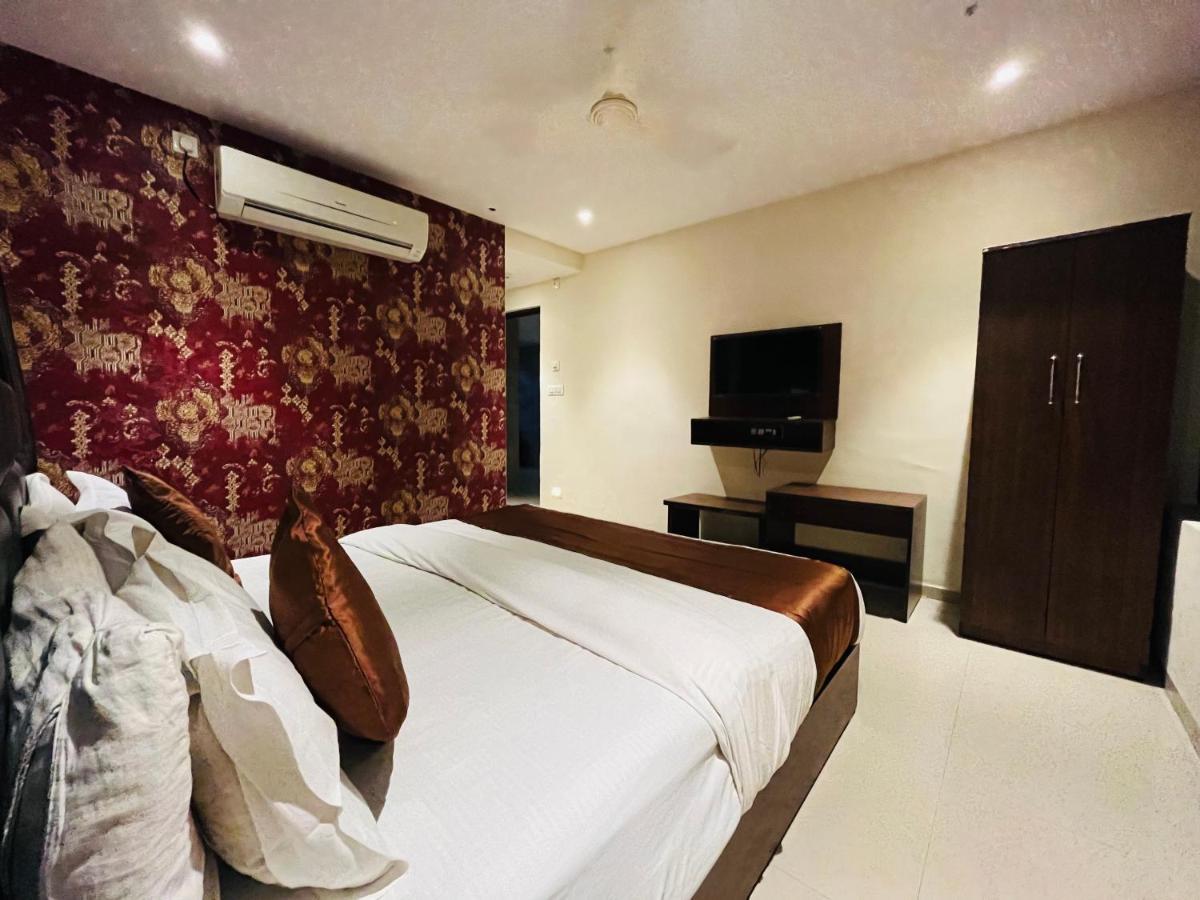 Hotel Nova Vesu 苏拉特 外观 照片