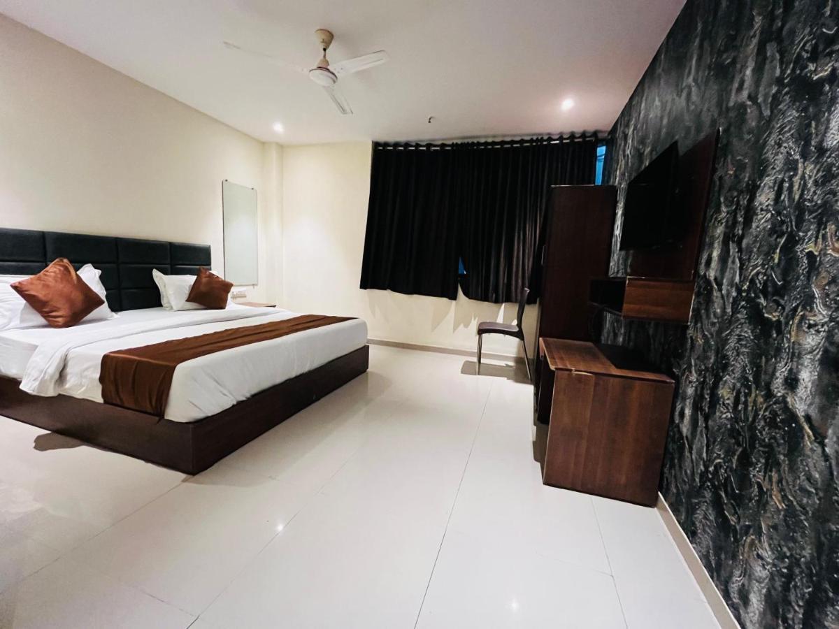 Hotel Nova Vesu 苏拉特 外观 照片