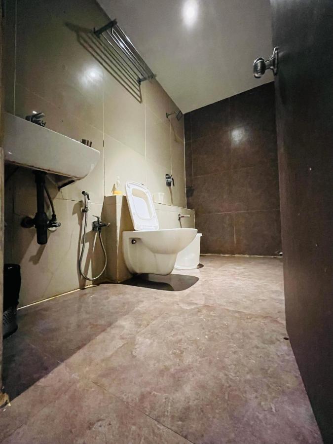 Hotel Nova Vesu 苏拉特 外观 照片