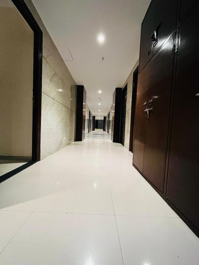 Hotel Nova Vesu 苏拉特 外观 照片