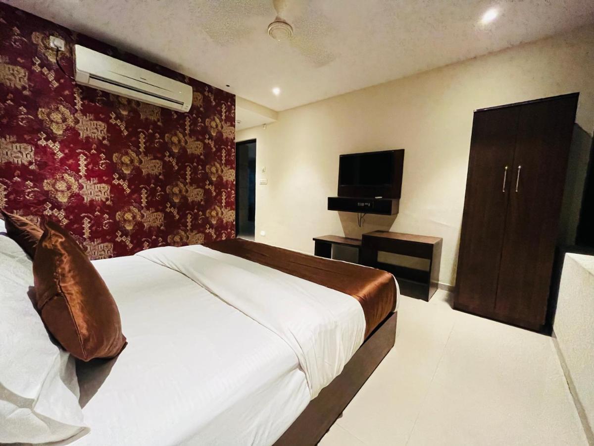 Hotel Nova Vesu 苏拉特 外观 照片