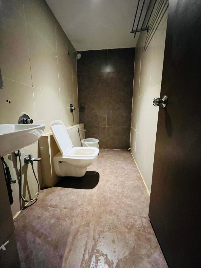 Hotel Nova Vesu 苏拉特 外观 照片
