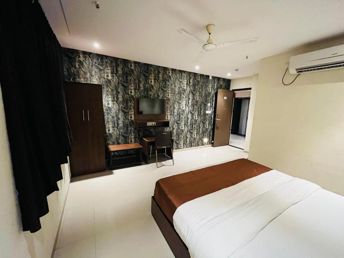 Hotel Nova Vesu 苏拉特 外观 照片